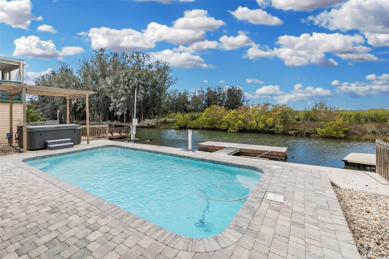 Image 43 of 70 For 14405 Birch Street