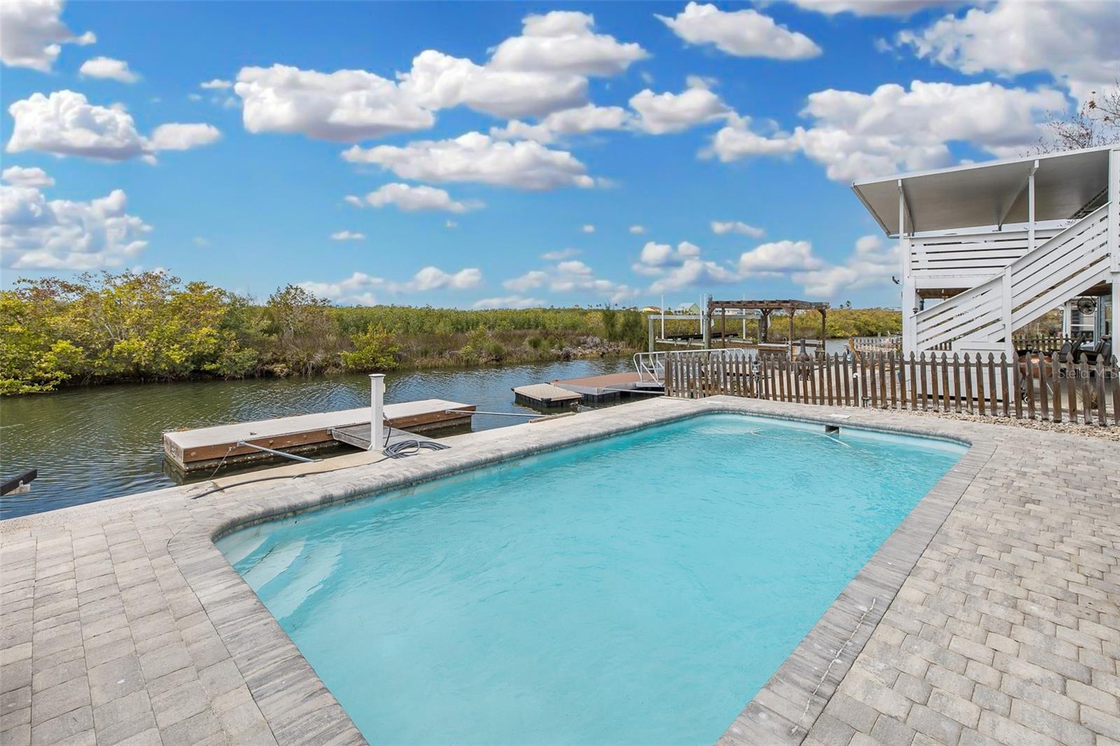 Image 44 of 70 For 14405 Birch Street