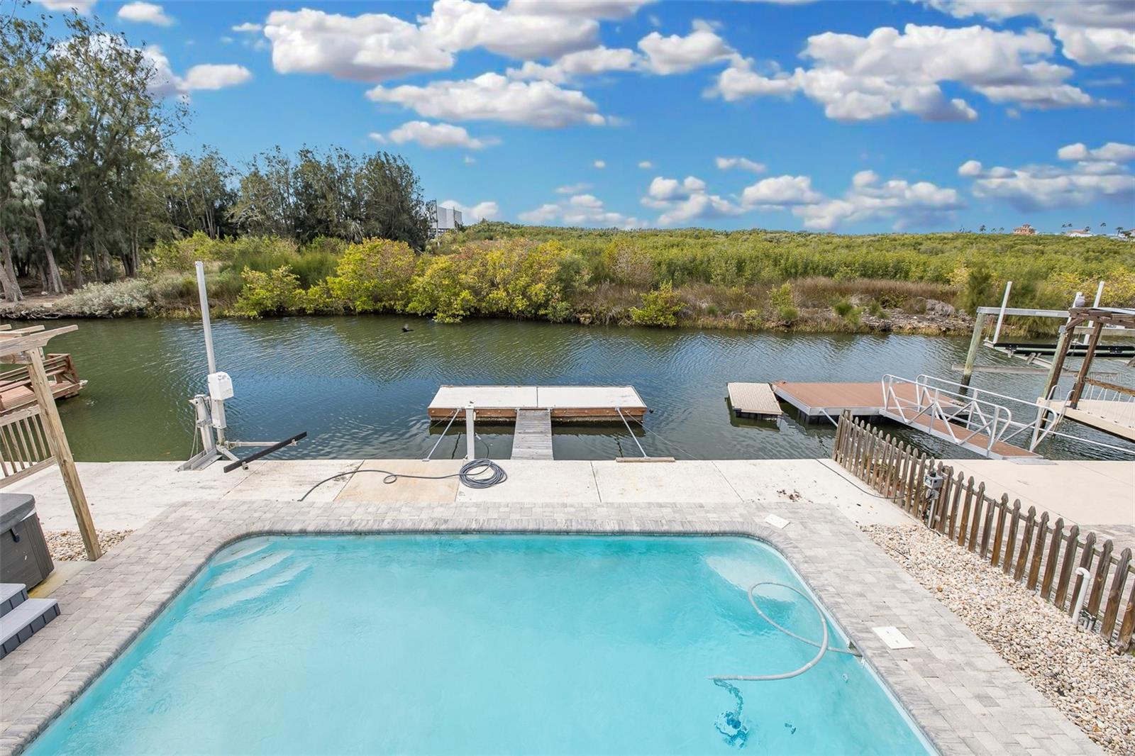 Image 46 of 70 For 14405 Birch Street