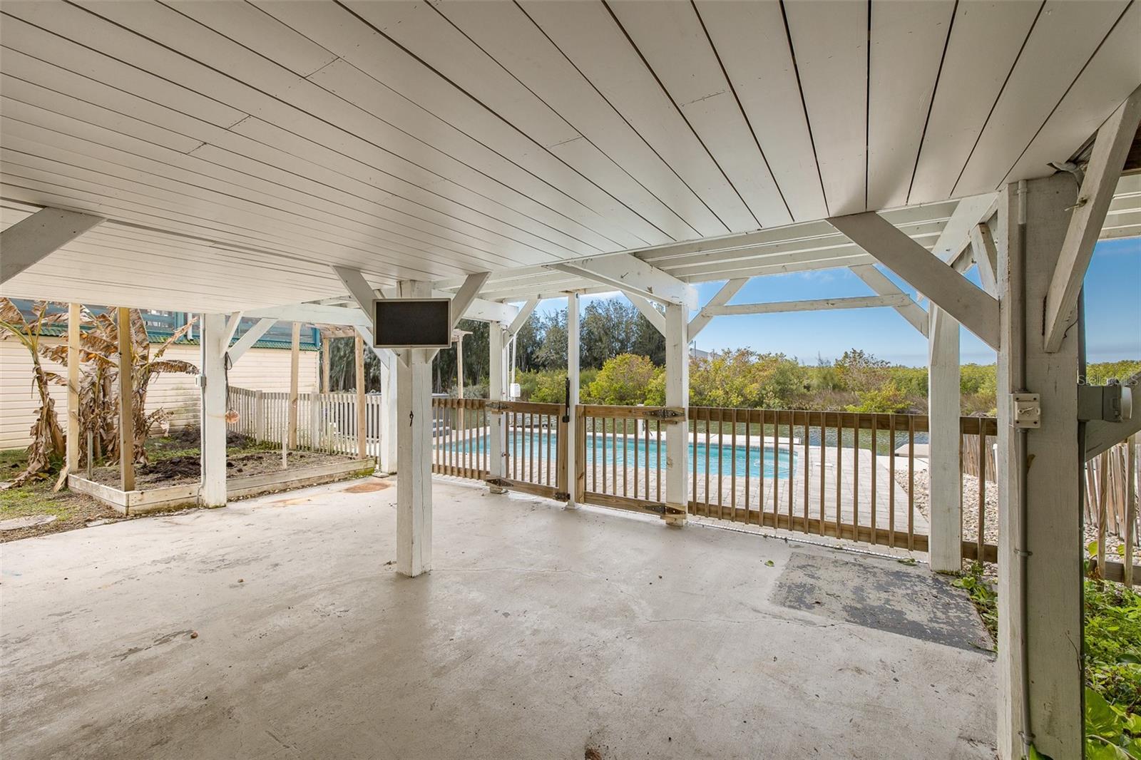 Image 51 of 70 For 14405 Birch Street