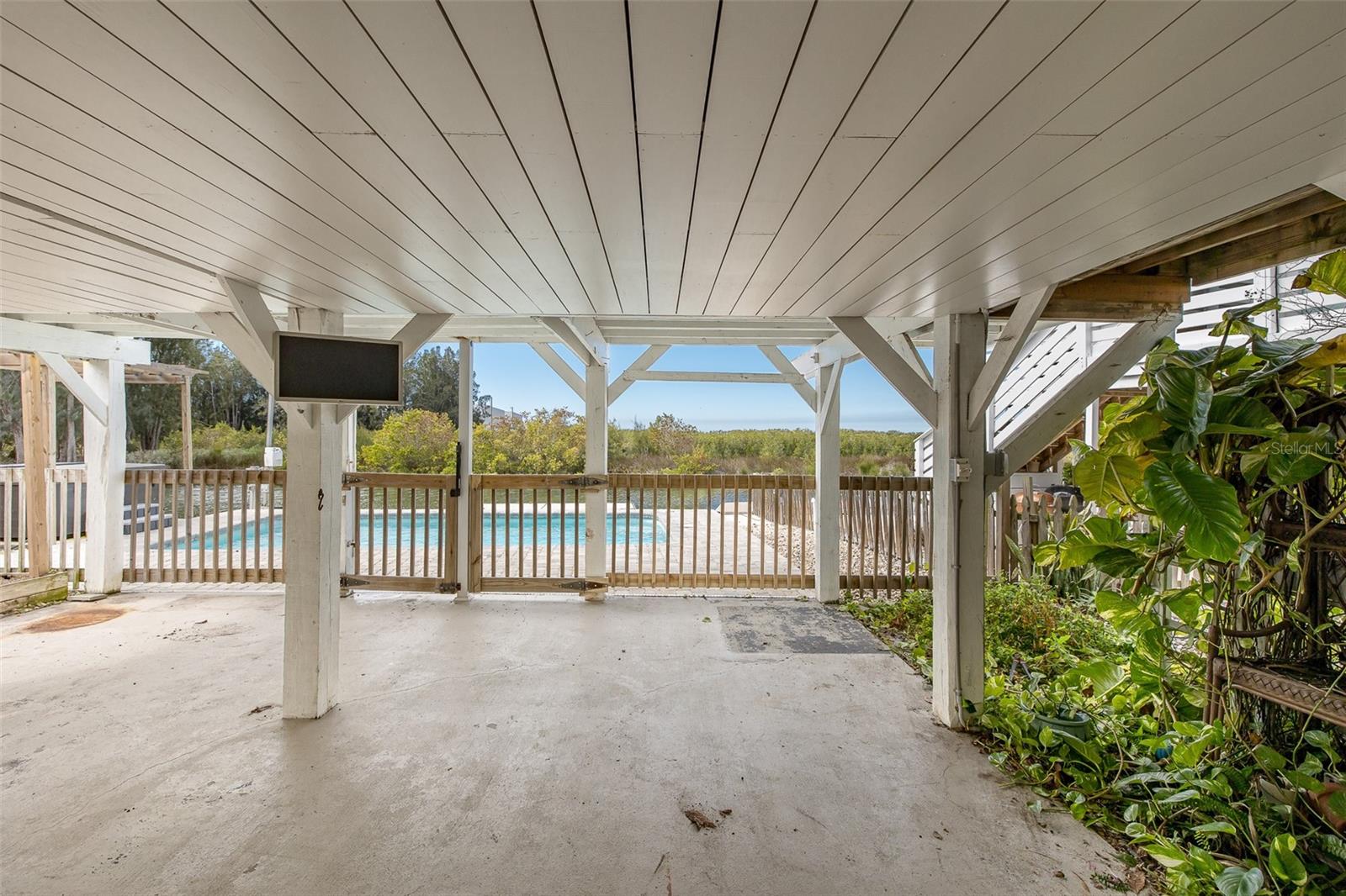 Image 52 of 70 For 14405 Birch Street