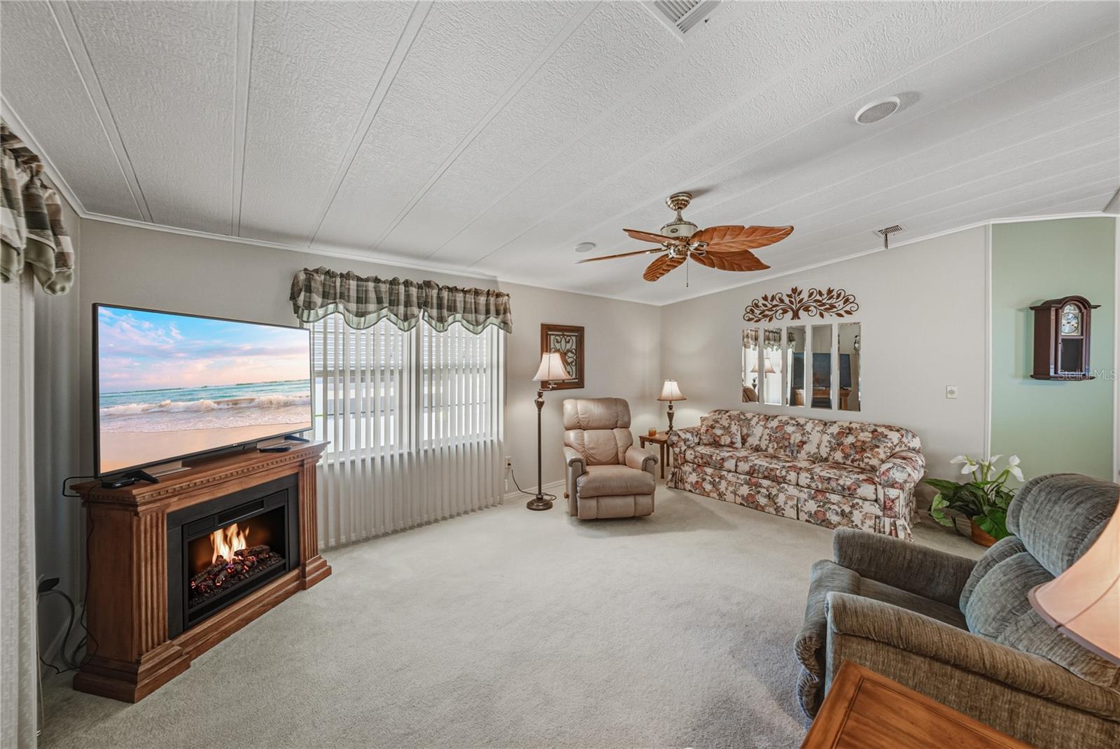 Image 13 of 49 For 3838 Chah Drive