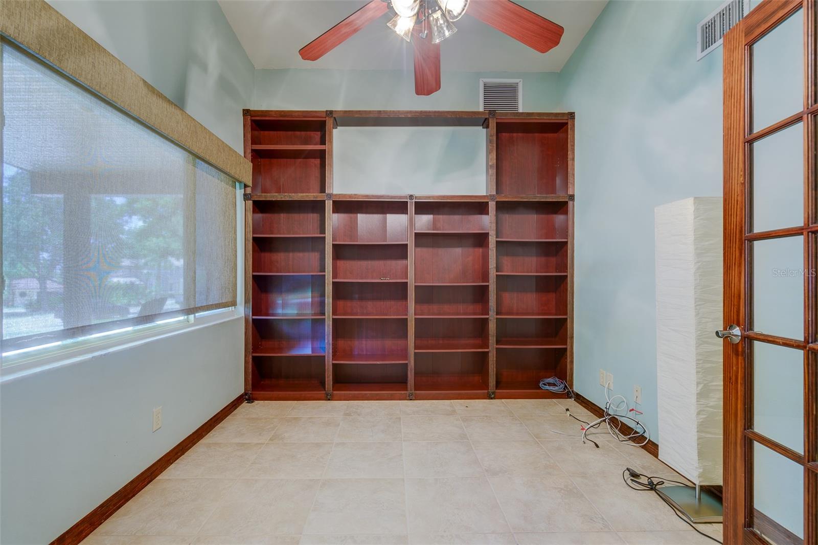 Image 31 of 47 For 215 Garden Circle