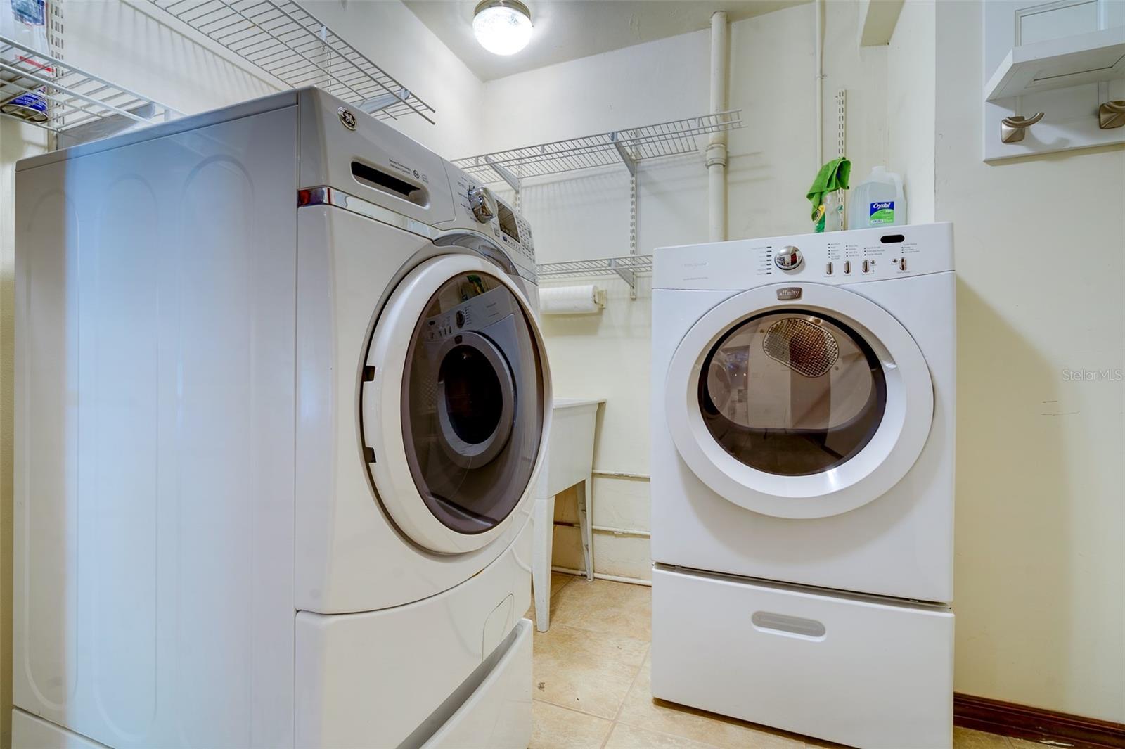 Image 36 of 47 For 215 Garden Circle