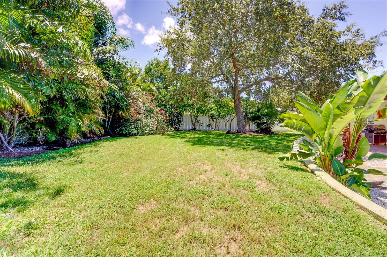 Image 40 of 47 For 215 Garden Circle