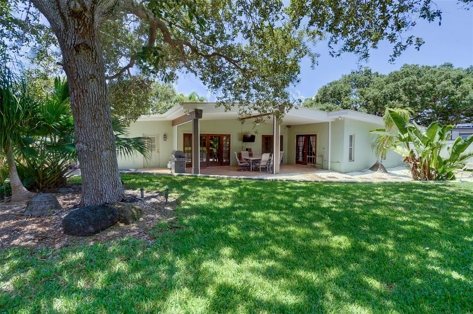 Image 42 of 47 For 215 Garden Circle