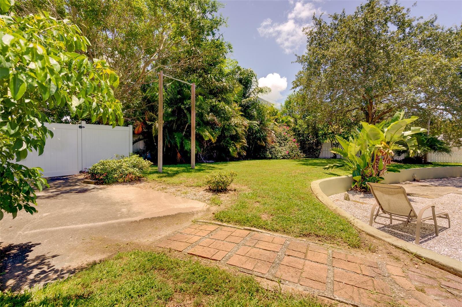 Image 45 of 47 For 215 Garden Circle