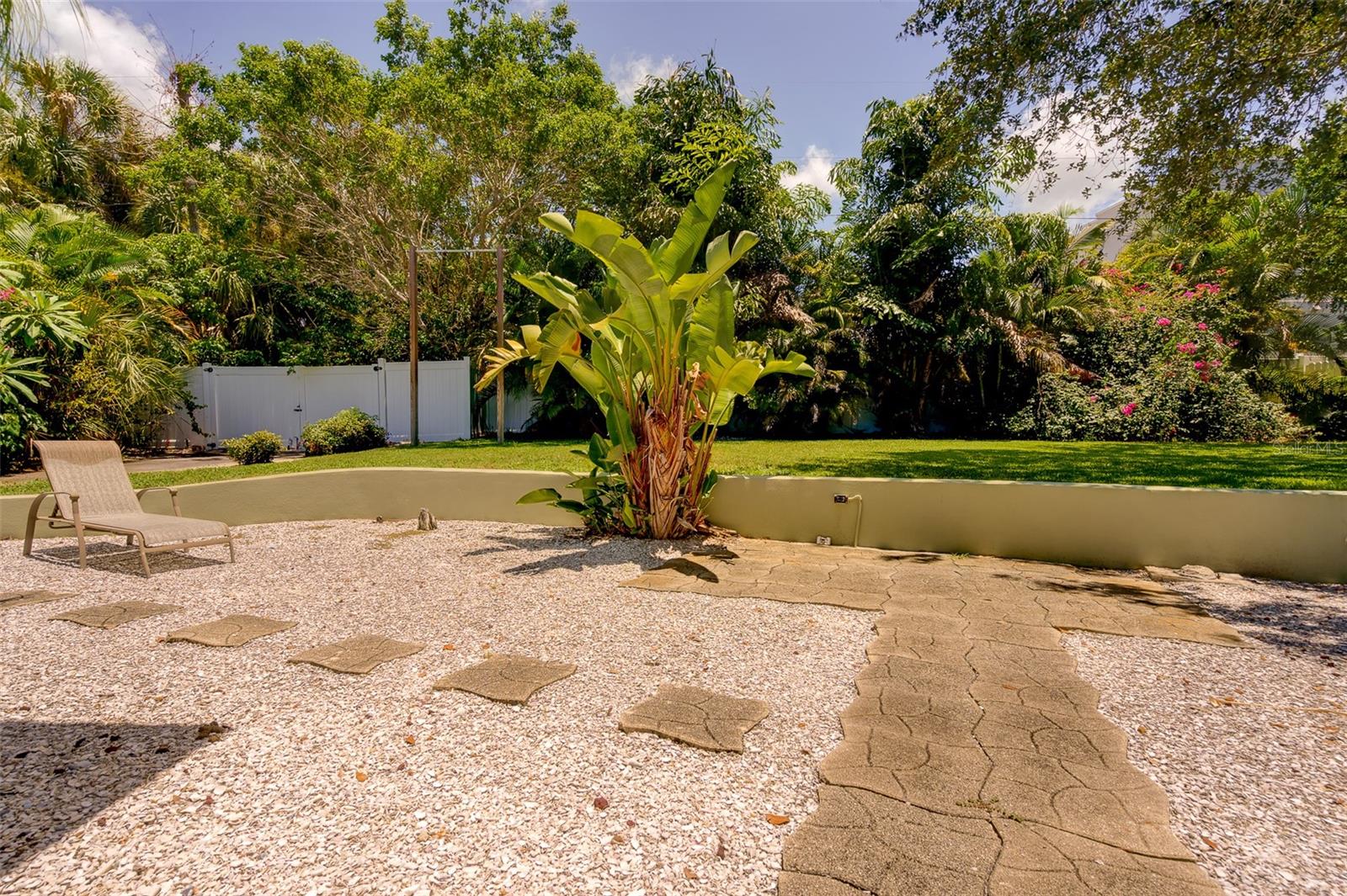 Image 46 of 47 For 215 Garden Circle