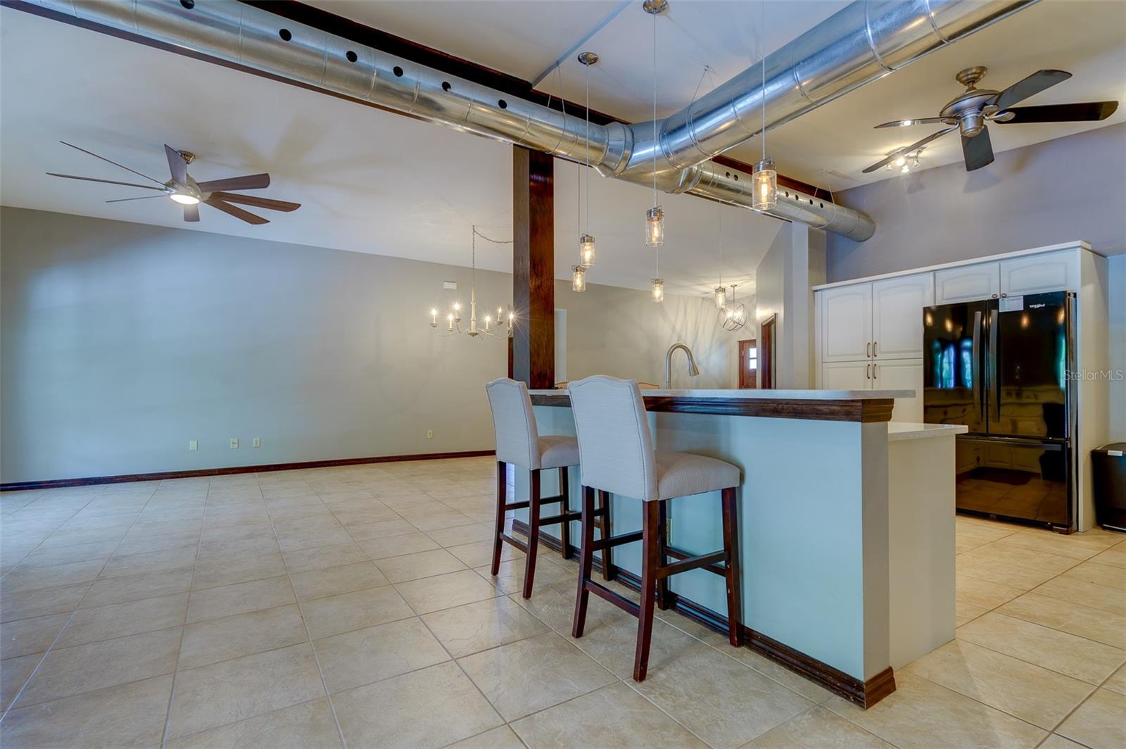 Image 7 of 47 For 215 Garden Circle