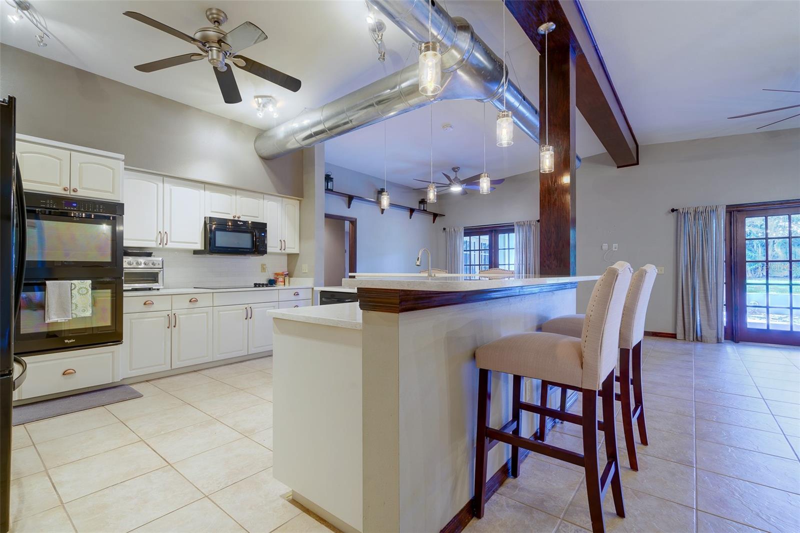 Image 8 of 47 For 215 Garden Circle