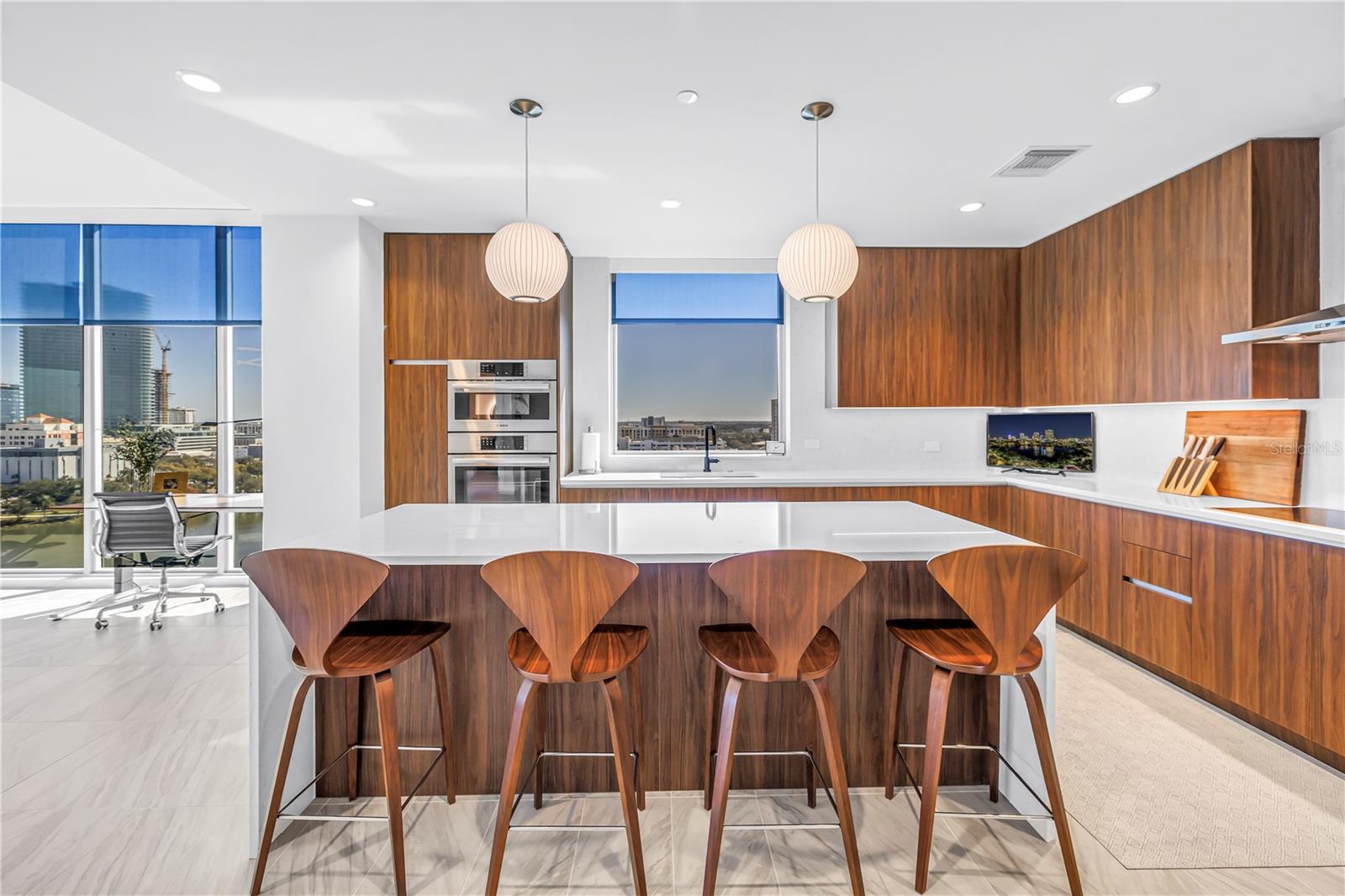 Listing photo id 9 for 777 3rd Avenue N 1205