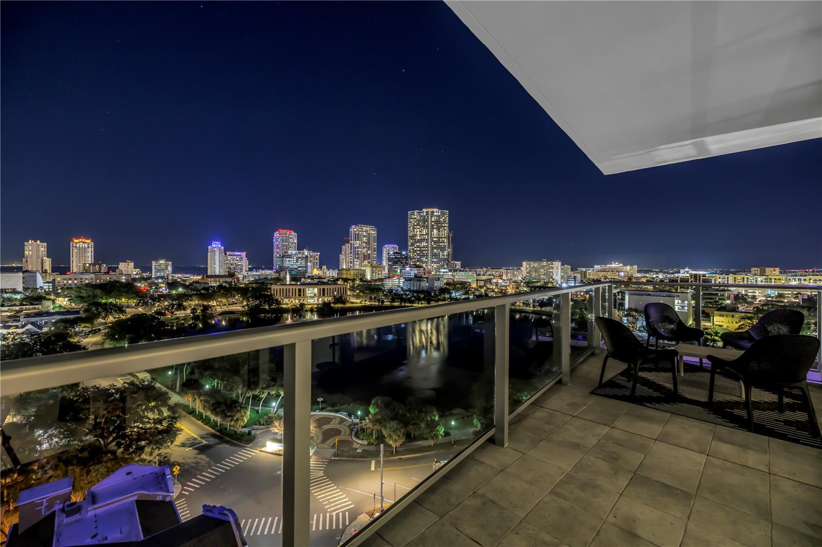 Listing photo id 16 for 777 3rd Avenue N 1205