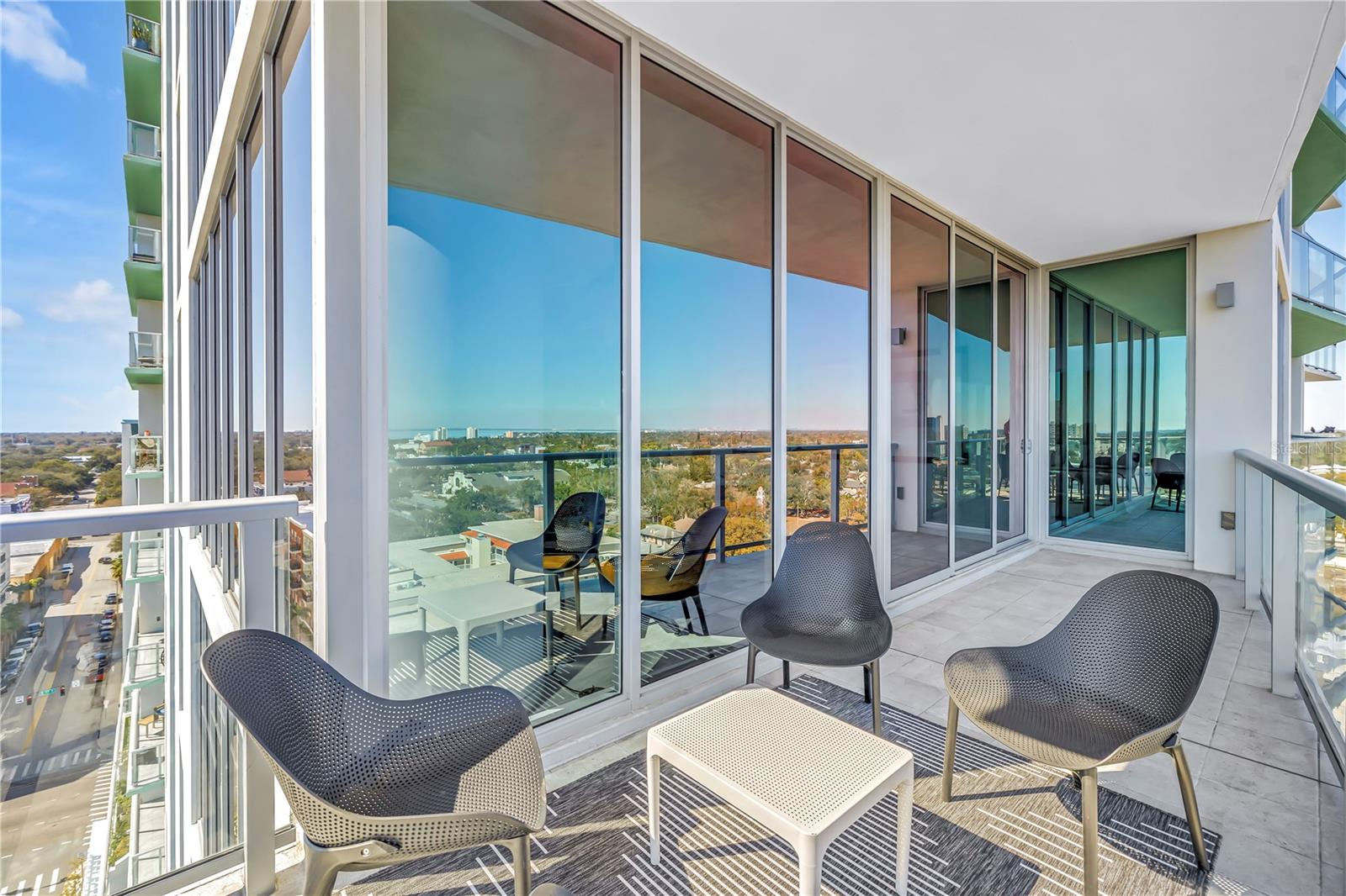 Listing photo id 19 for 777 3rd Avenue N 1205