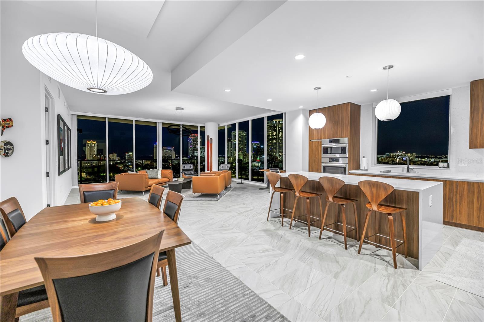 Listing photo id 20 for 777 3rd Avenue N 1205