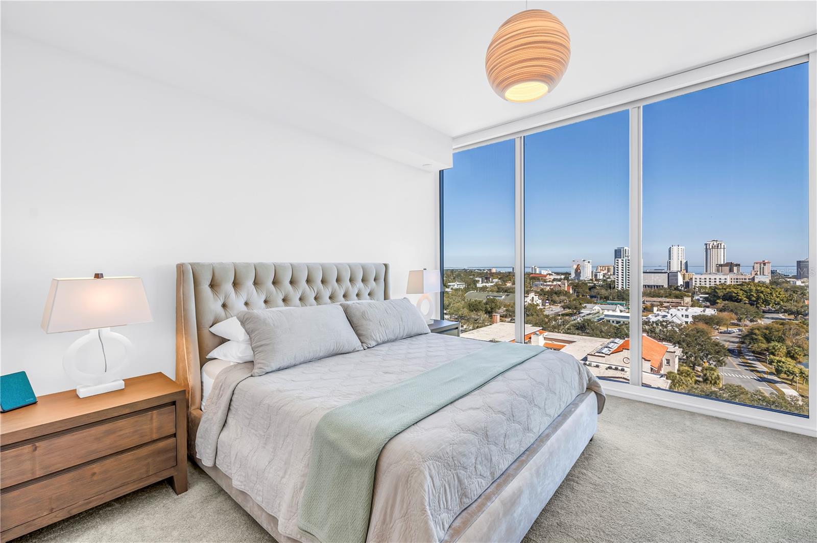 Listing photo id 22 for 777 3rd Avenue N 1205