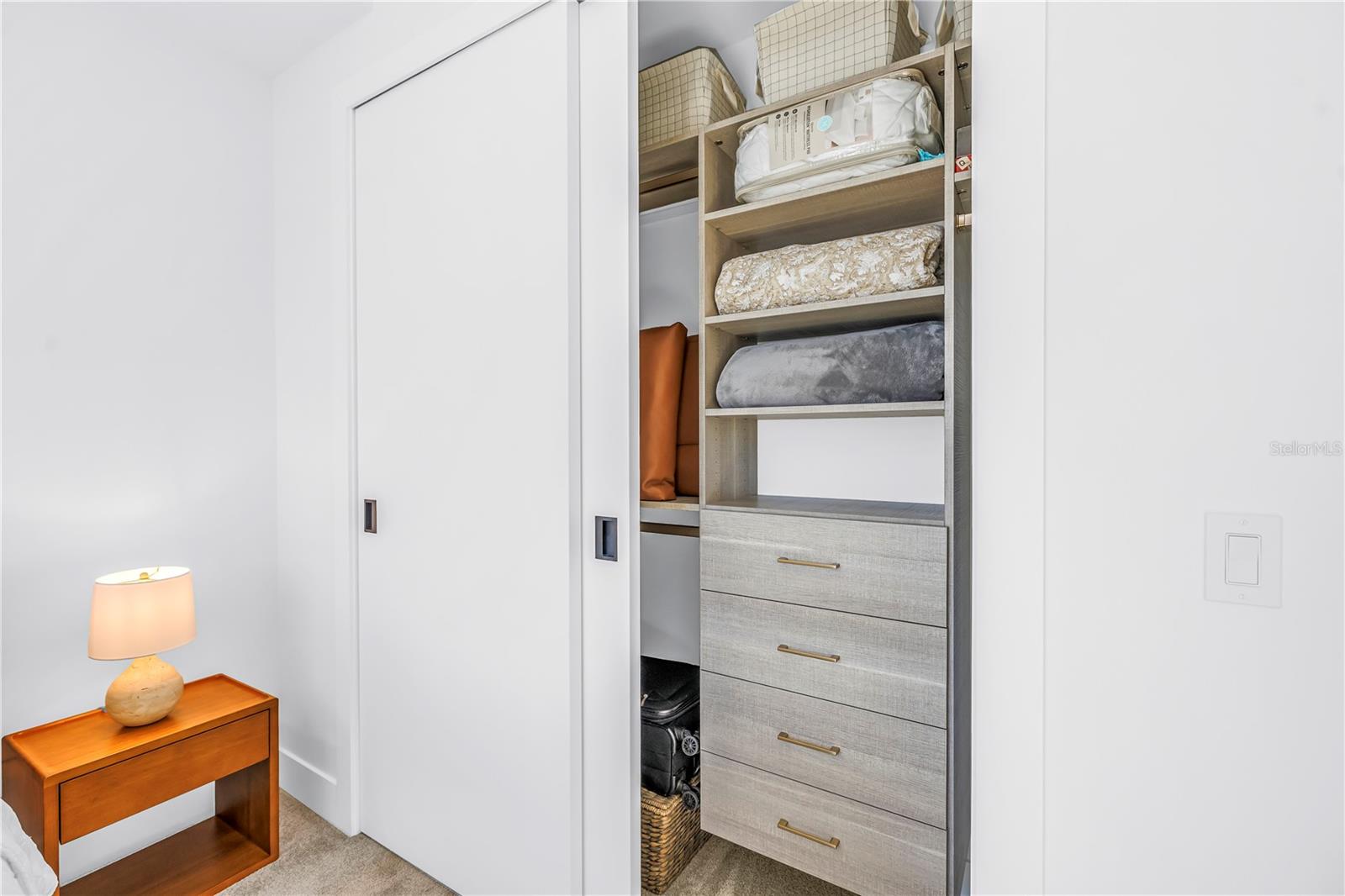 Listing photo id 33 for 777 3rd Avenue N 1205