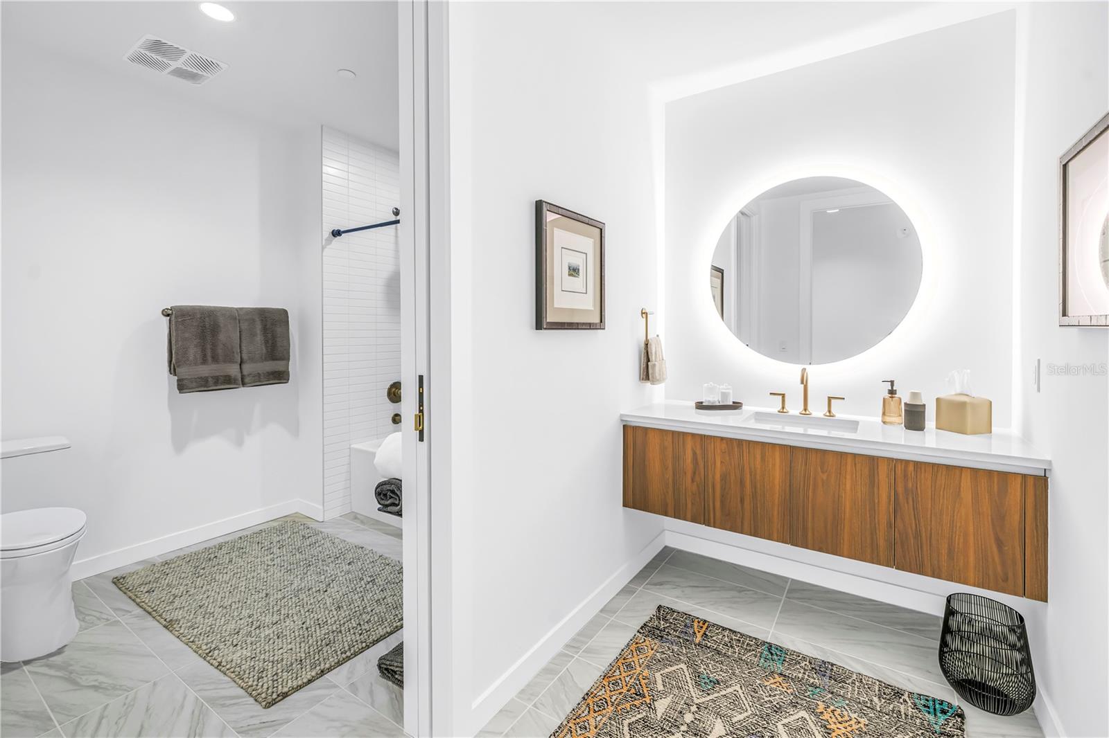 Listing photo id 35 for 777 3rd Avenue N 1205