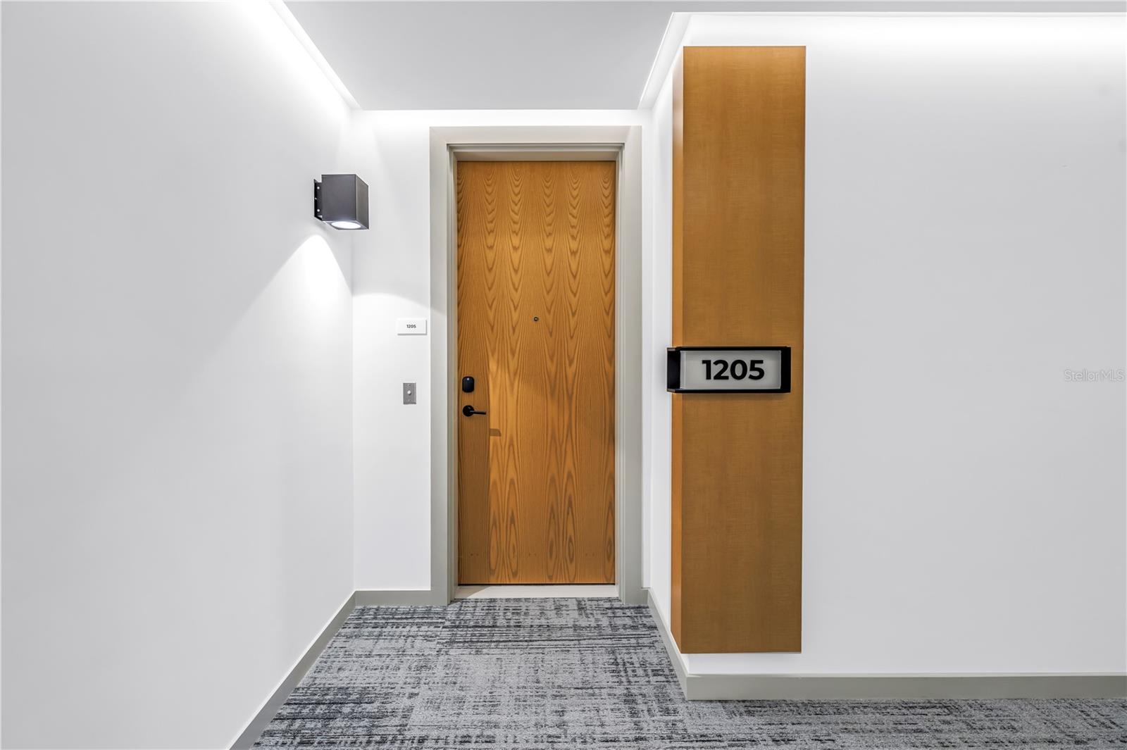 Listing photo id 2 for 777 3rd Avenue N 1205