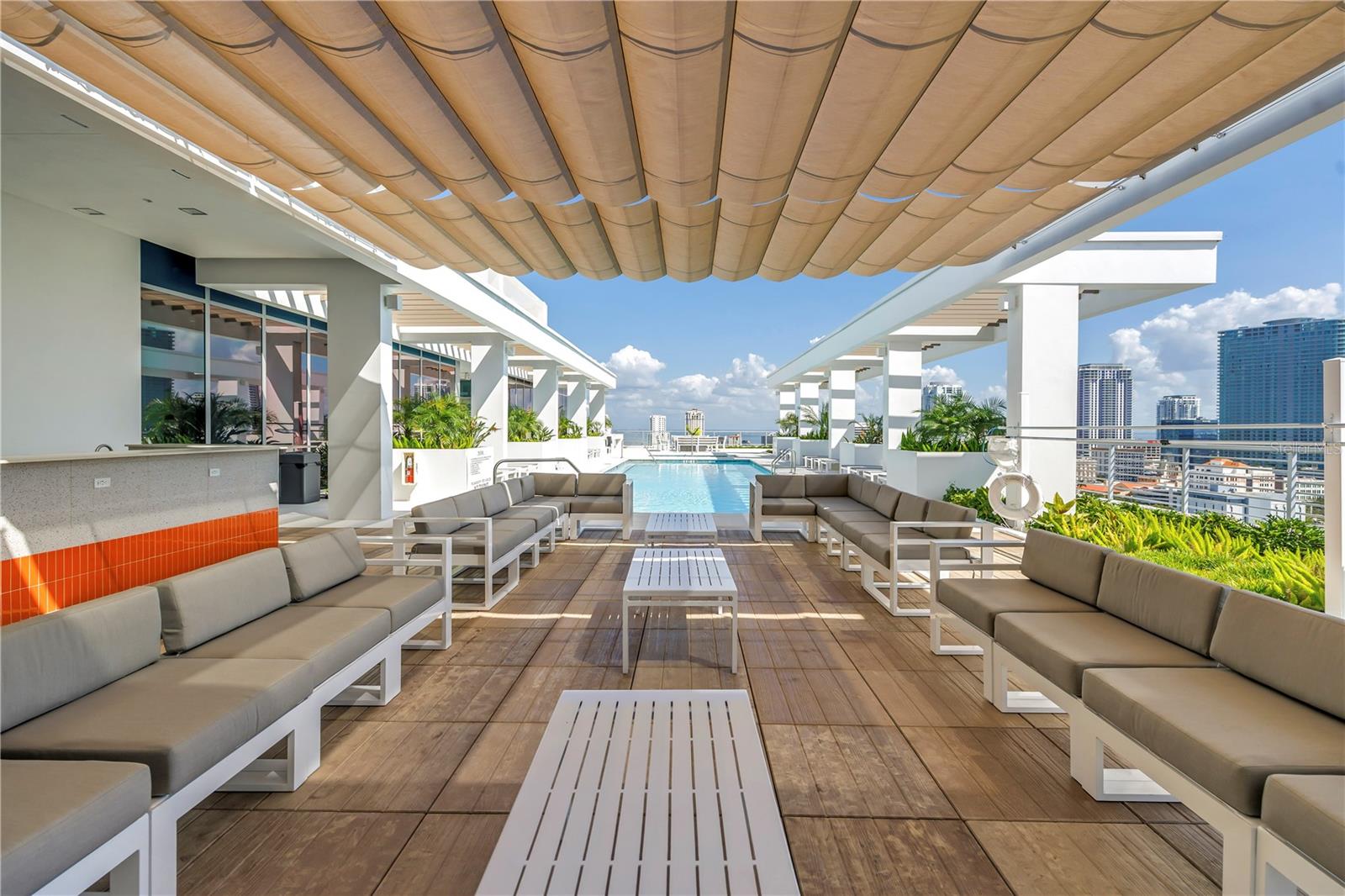 Listing photo id 45 for 777 3rd Avenue N 1205