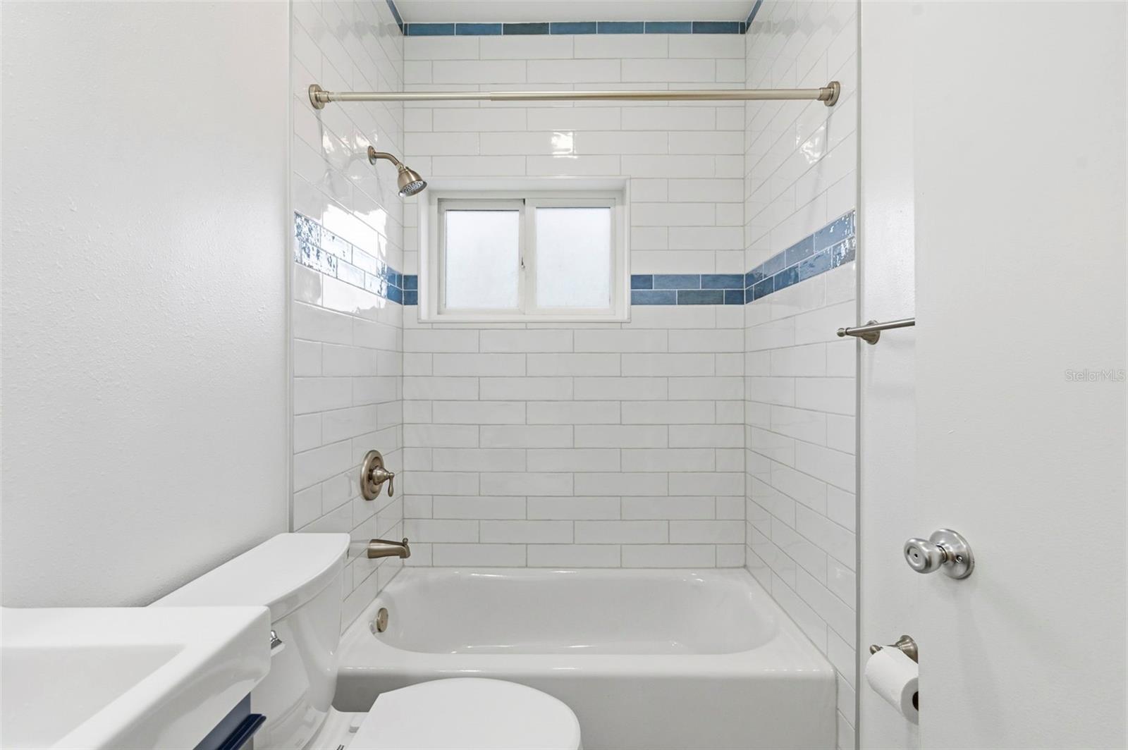 Image 17 of 23 For 6103 Corson Avenue