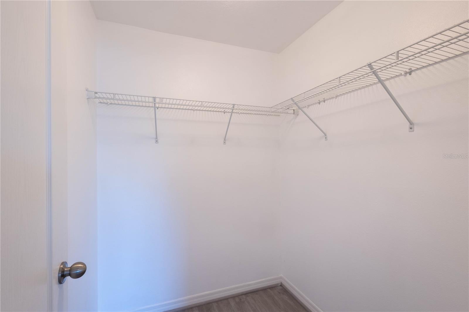 Image 19 of 40 For 8022 Alamosa Wood Avenue