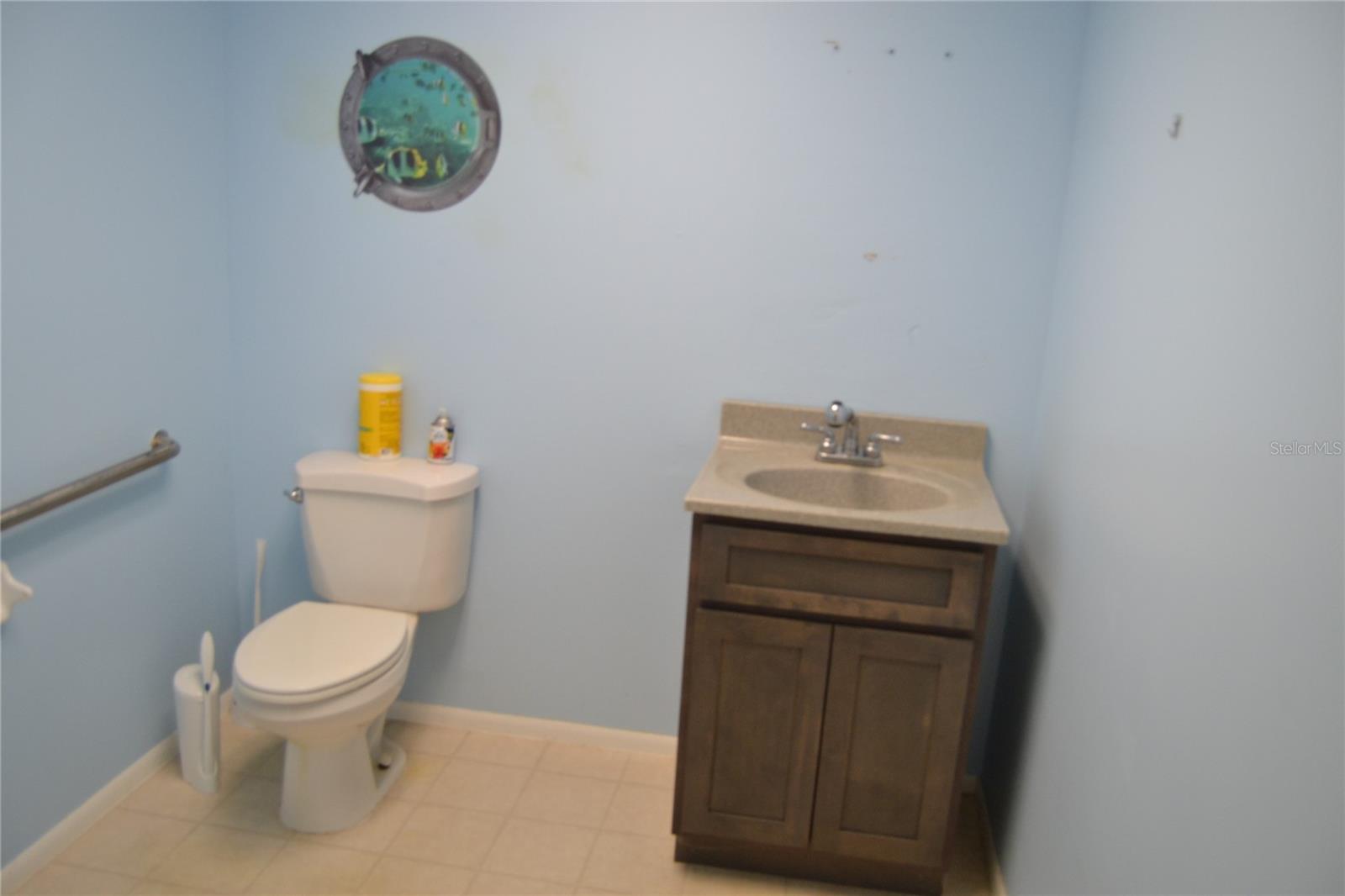 Image 6 of 15 For 2288 Commercial Way