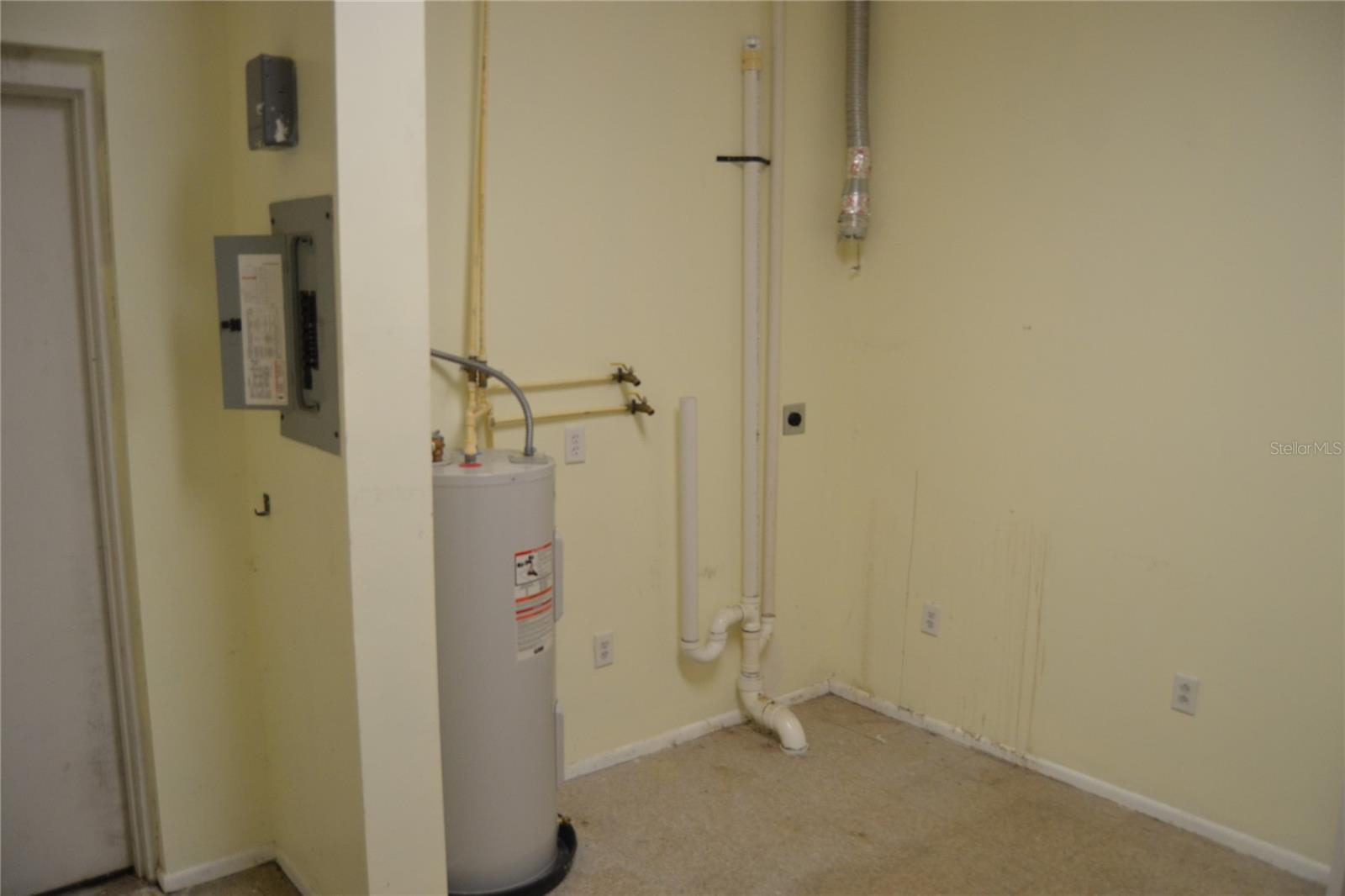 Image 7 of 15 For 2288 Commercial Way