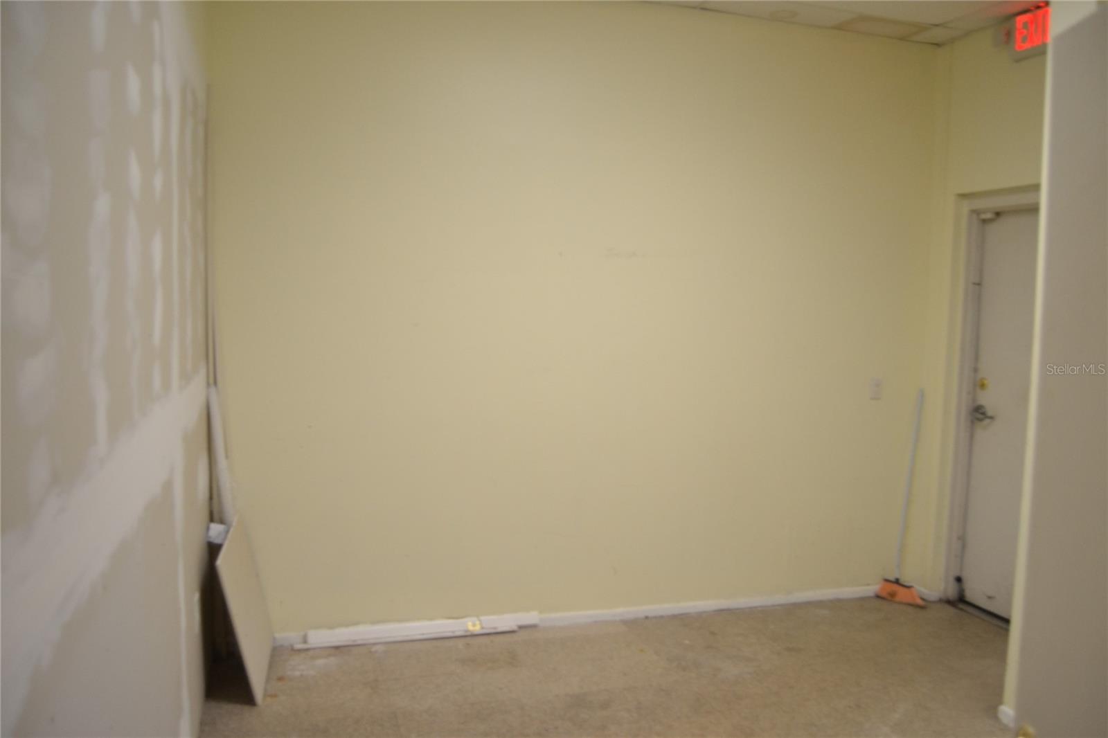 Image 8 of 15 For 2288 Commercial Way