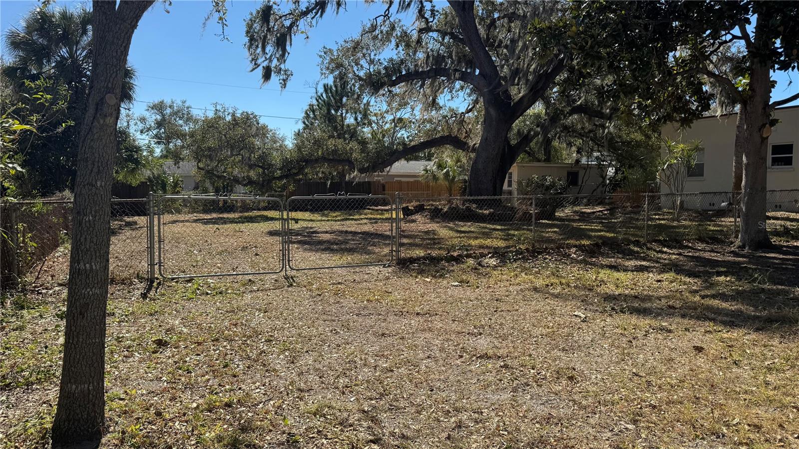 Image 3 of 9 For 5 St S 