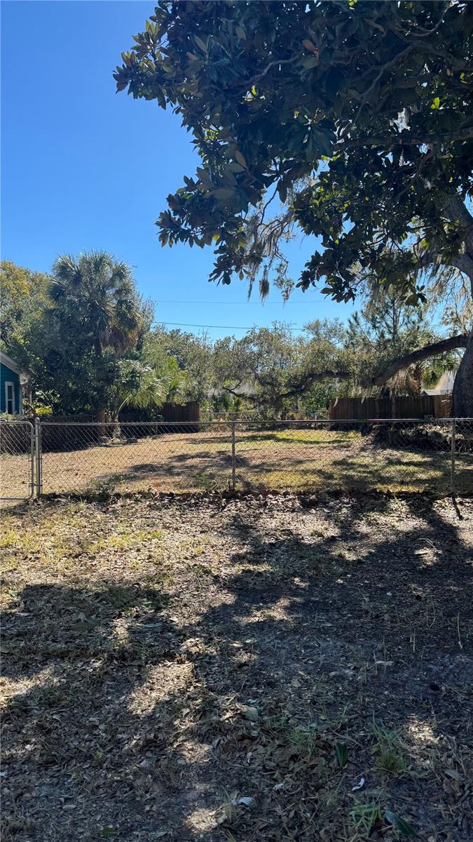 Image 6 of 9 For 5 St S 