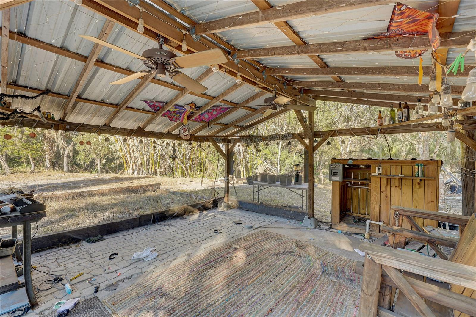 Listing photo id 29 for 8849 Richmond Street