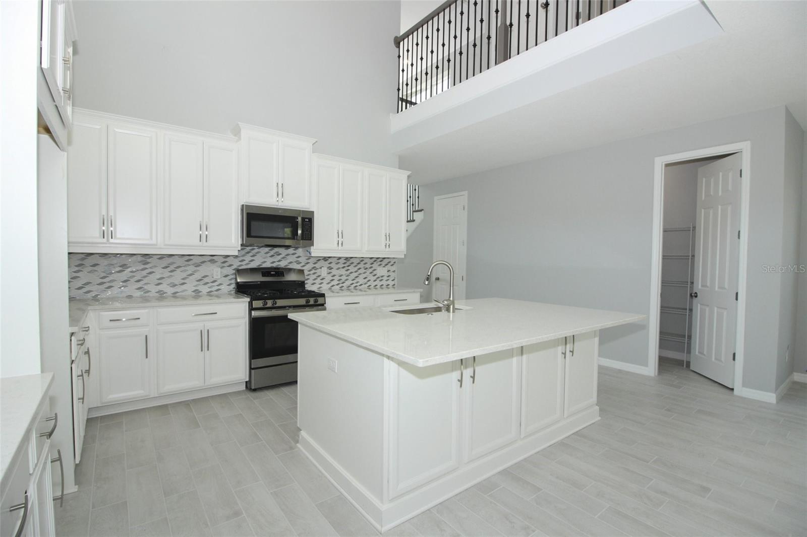 Image 7 of 23 For 5166 Goldfinch Drive