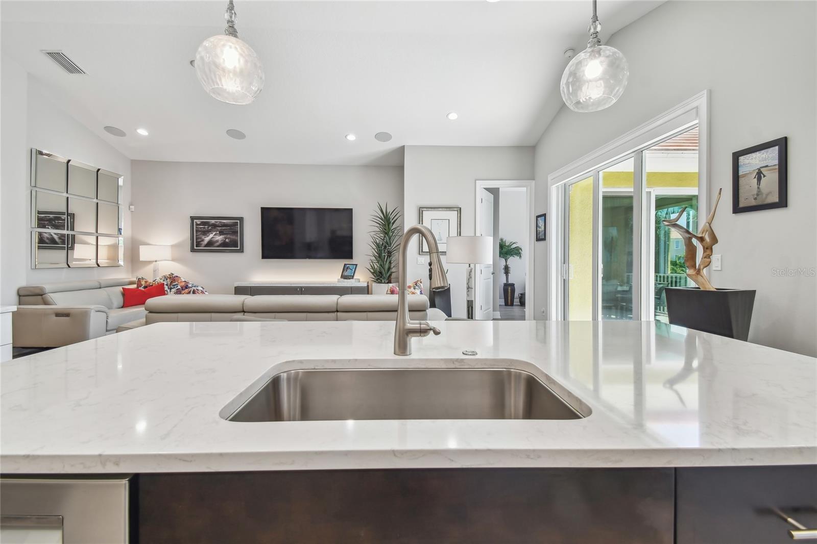 Image 12 of 51 For 17 Franklin Court S C