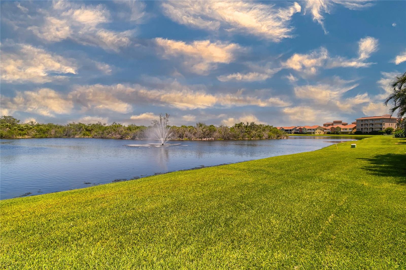 Image 21 of 51 For 17 Franklin Court S C