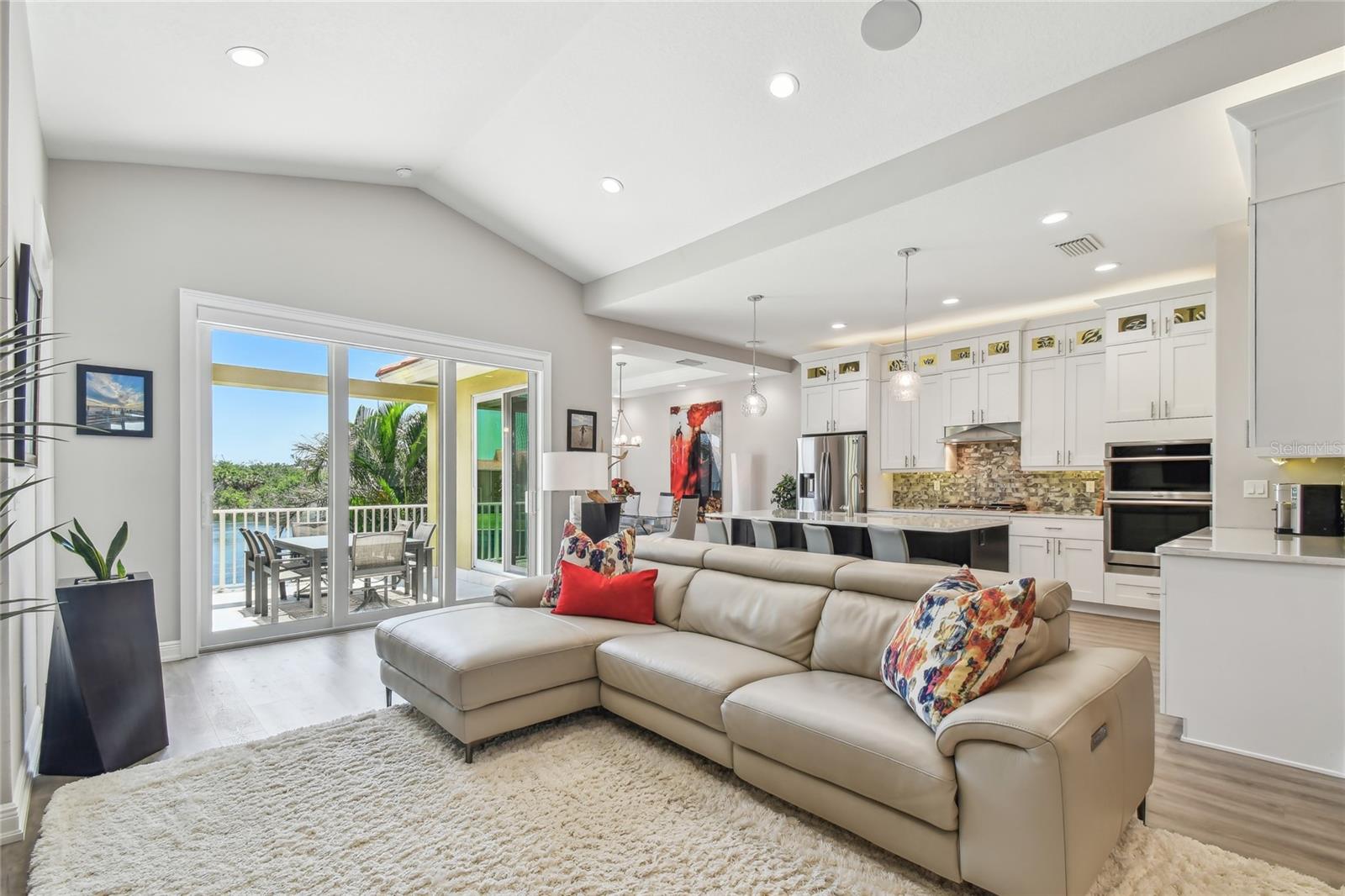 Image 5 of 51 For 17 Franklin Court S C