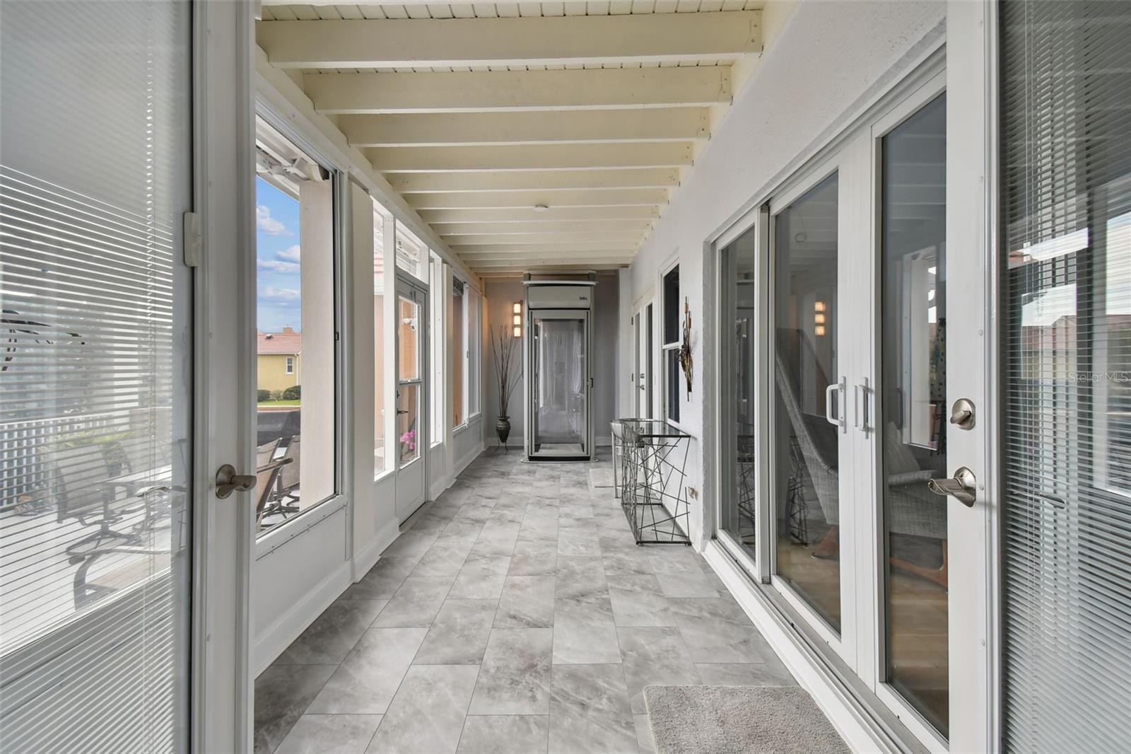 Listing photo id 34 for 21 Crescent Place S