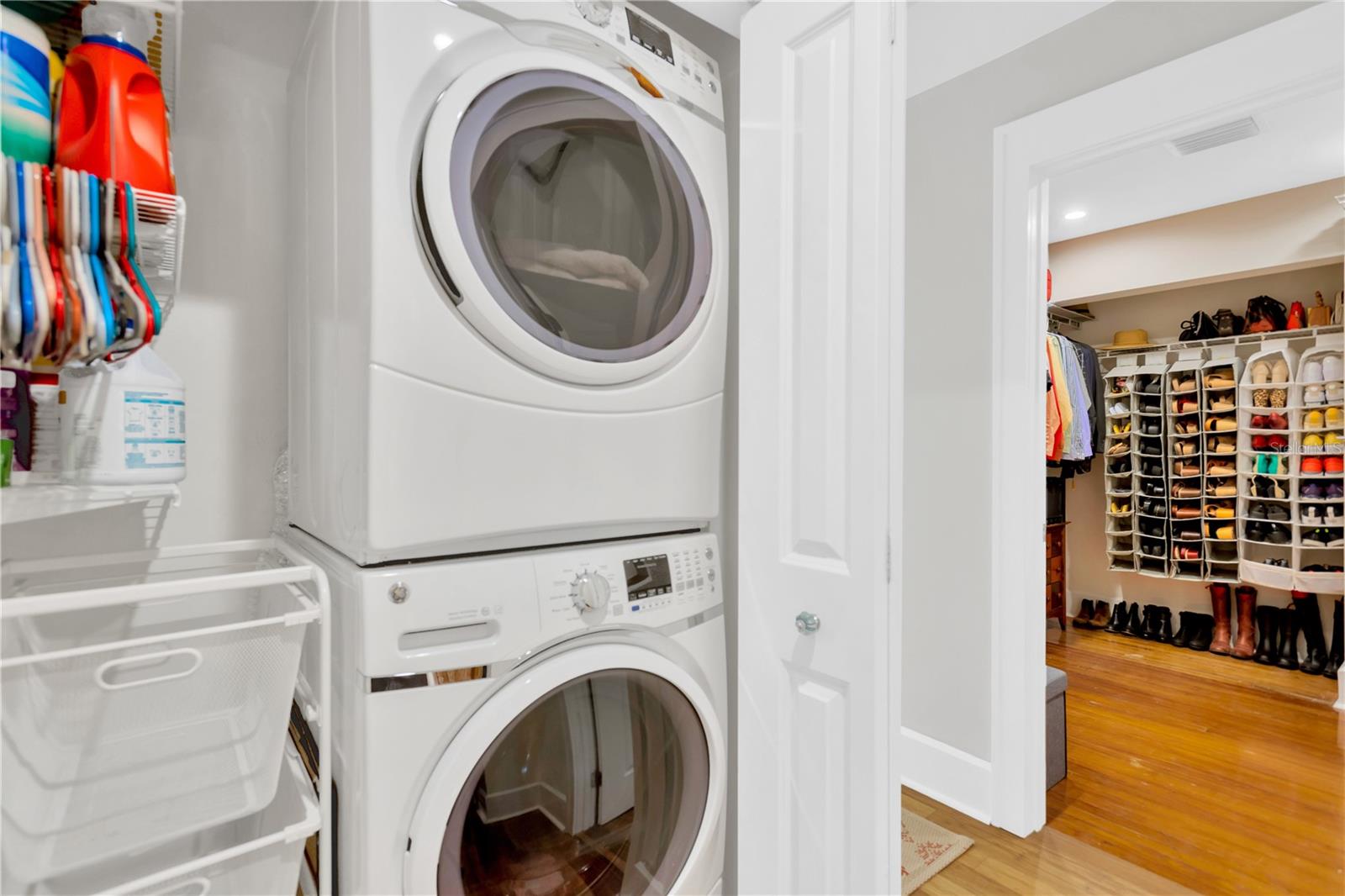 Listing photo id 21 for 918 24th Avenue N