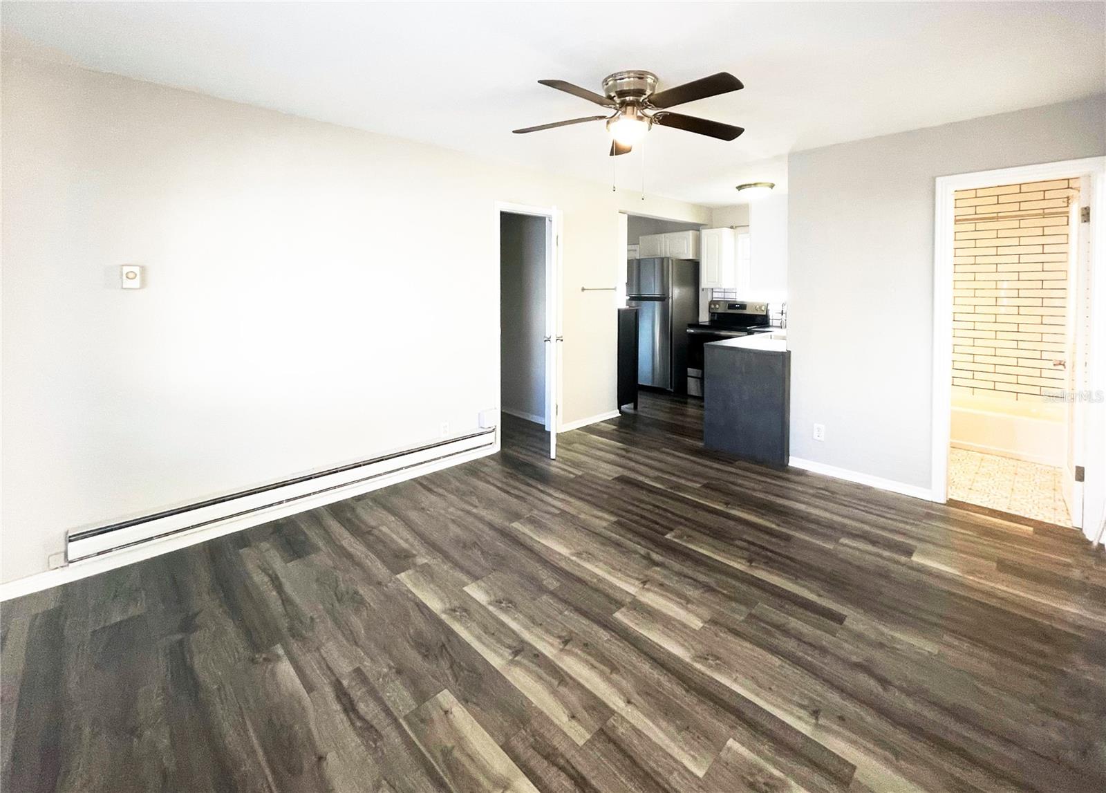 Listing photo id 29 for 918 24th Avenue N