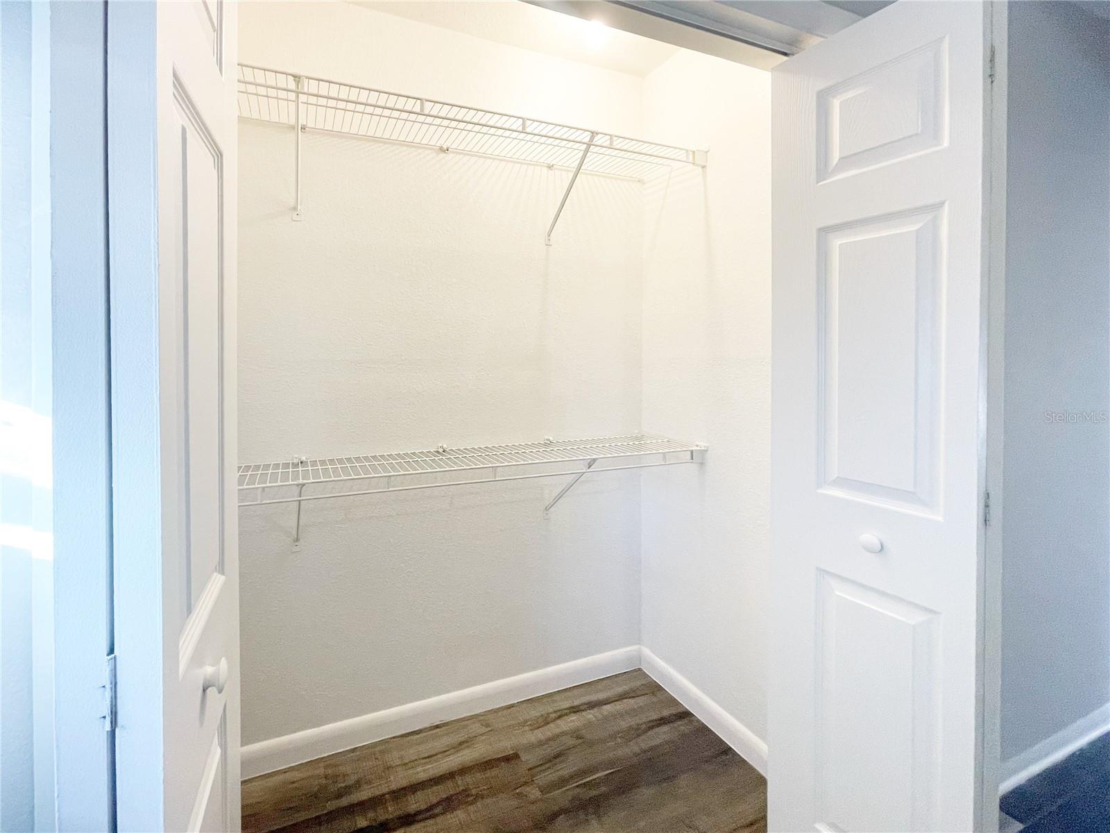 Listing photo id 34 for 918 24th Avenue N