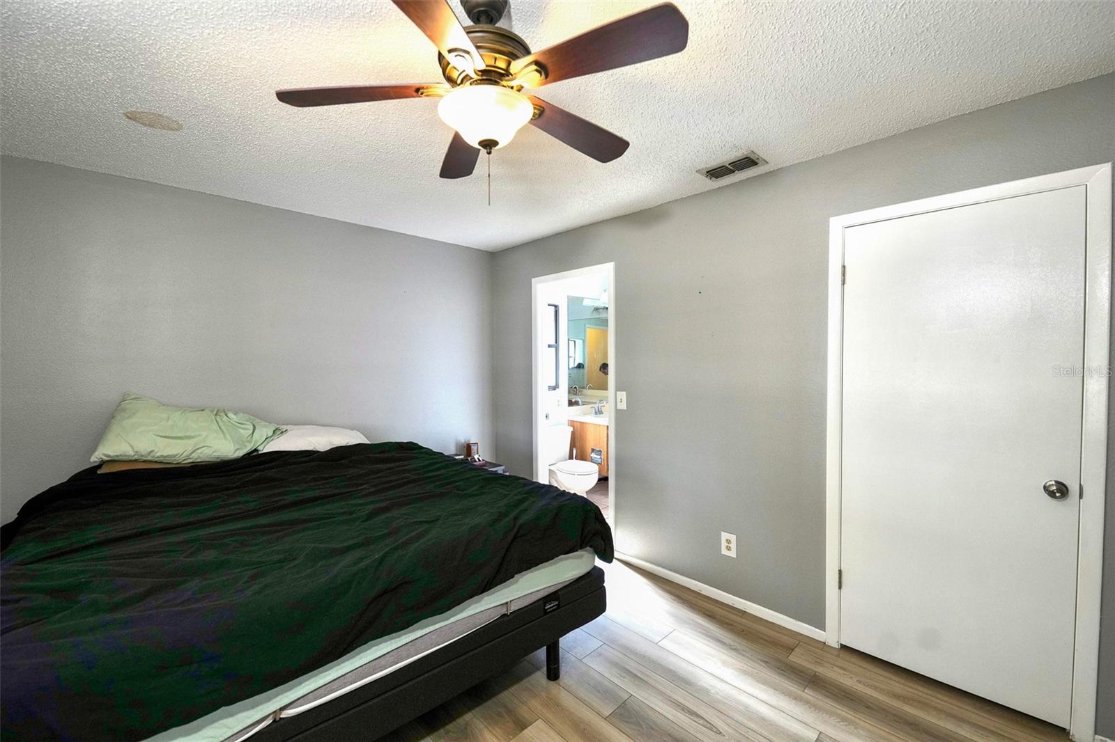 Image 11 of 17 For 4128 Glade Road