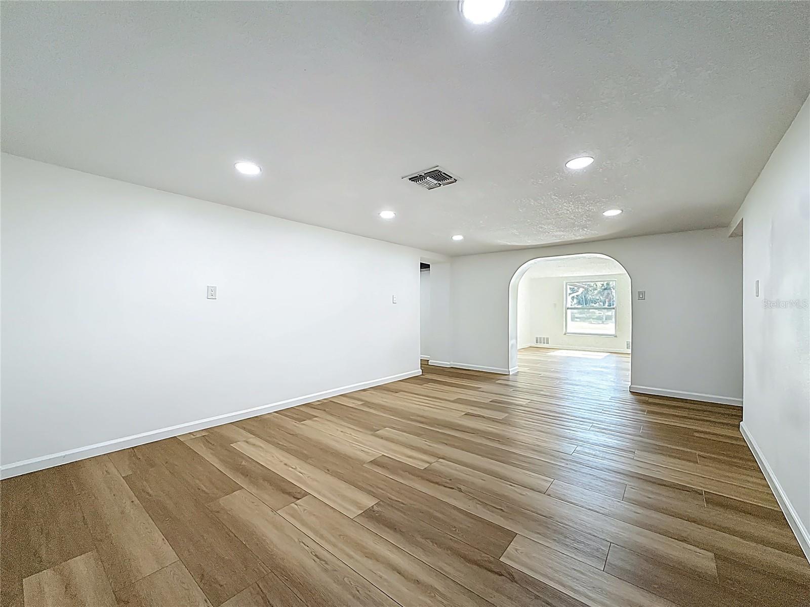 Image 34 of 47 For 6108 Oak Ridge Avenue