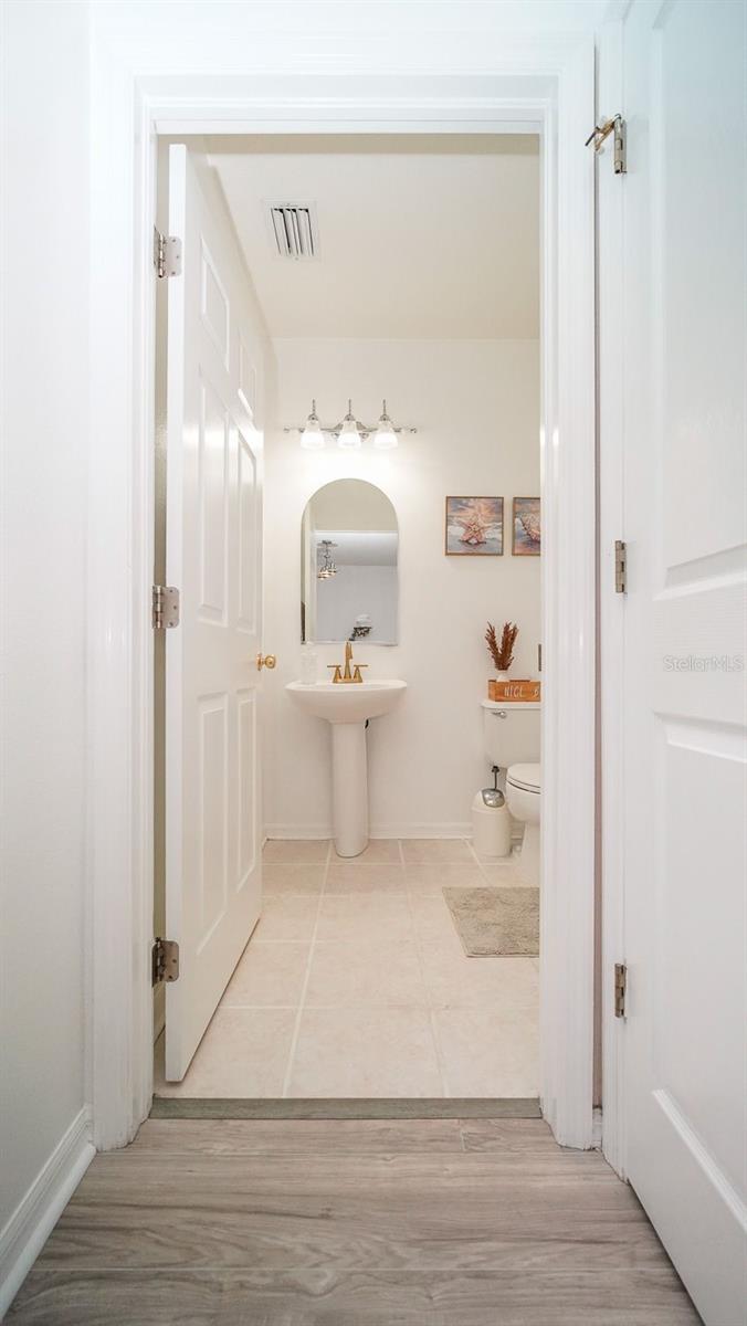 Image 6 of 58 For 10023 Tate Lane