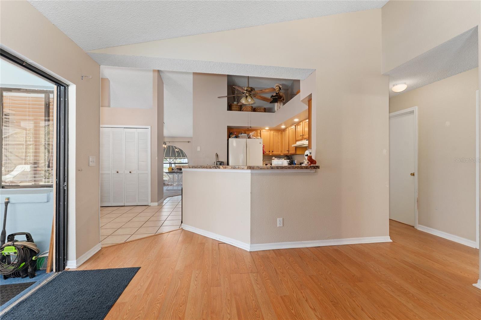 Image 11 of 31 For 4048 Waterview Loop