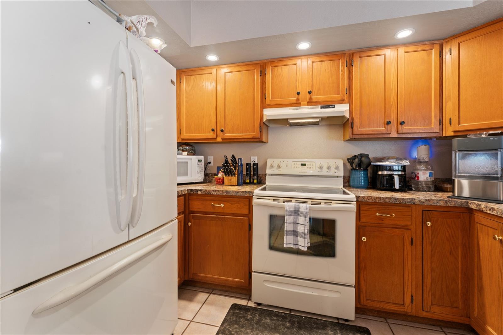 Image 8 of 31 For 4048 Waterview Loop