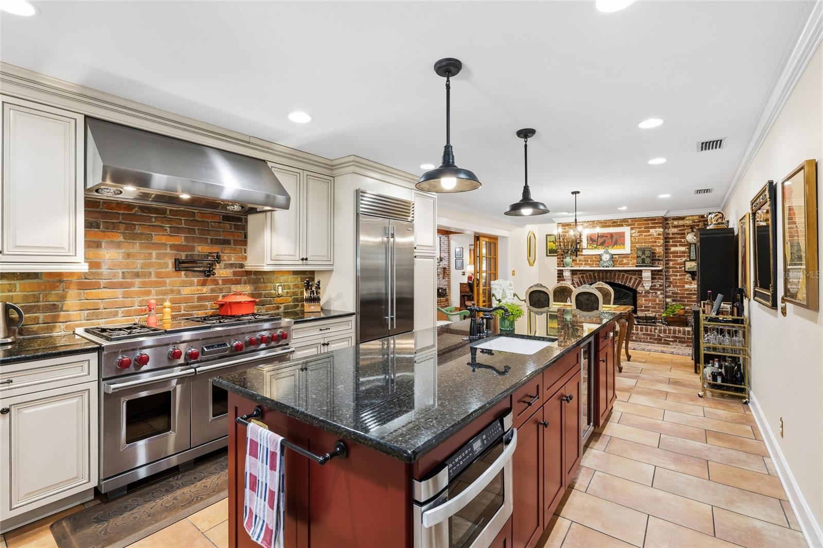 Image 13 of 58 For 1904 Hesperides Street