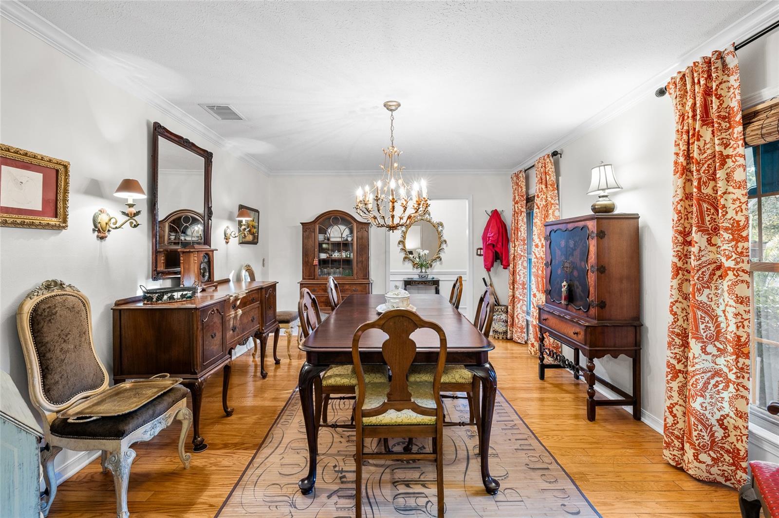 Image 23 of 58 For 1904 Hesperides Street