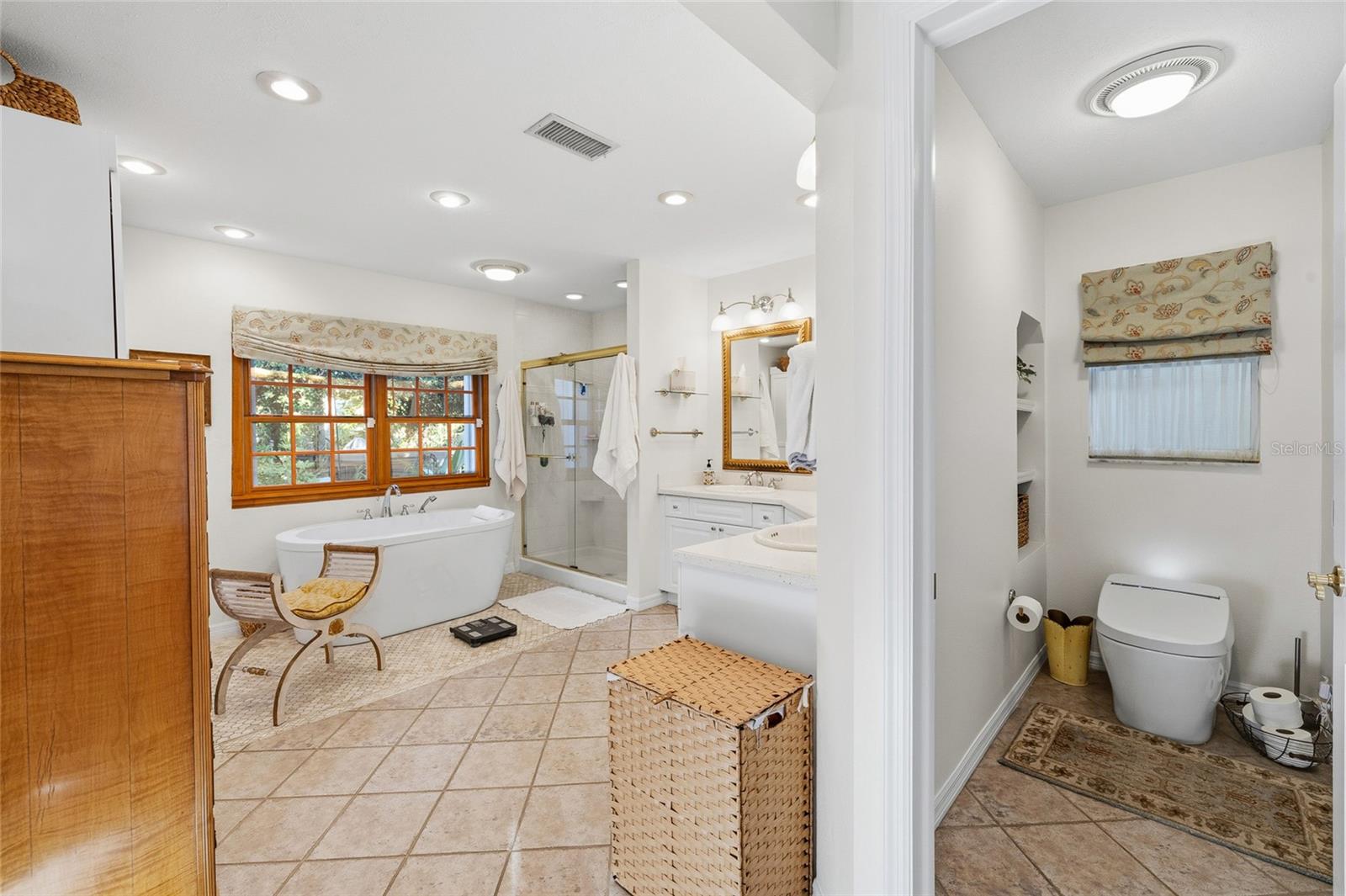 Image 28 of 58 For 1904 Hesperides Street