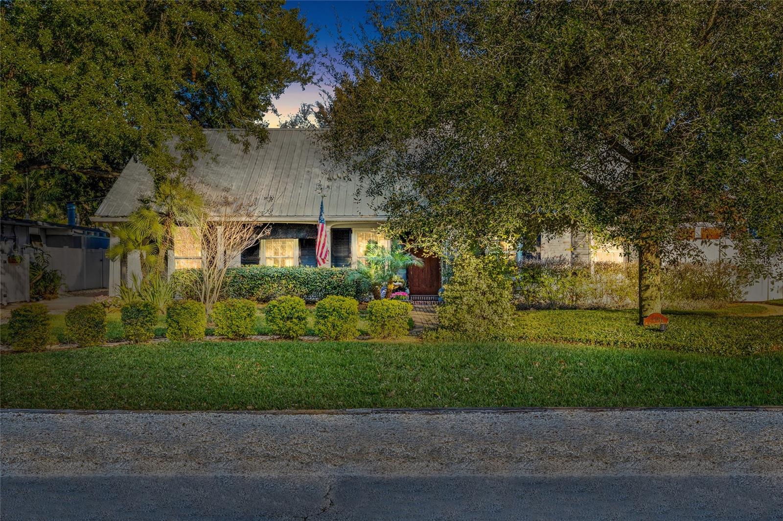 Image 3 of 58 For 1904 Hesperides Street