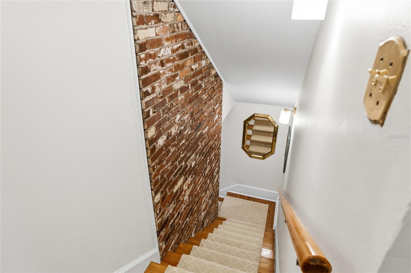 Image 32 of 58 For 1904 Hesperides Street