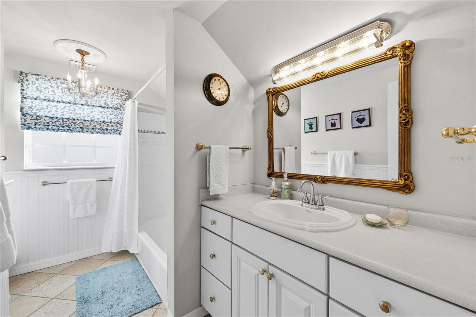 Image 35 of 58 For 1904 Hesperides Street